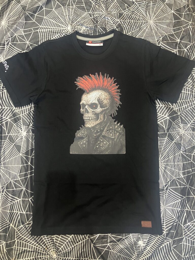 Unisex tričko s krátkym rukávom, čierna tričko s krátkym rukávom, čierna metalové tričko s krátkym rukávom, rockové tričko s krátkym rukávom, hororové tričko s krátkym rukávom, čierna detská móda, detský metal, metal, horor, hororová móda pre deti, čierny detský textil, čierny textil, MC, metalcrue, metal crue, čierny textil, metalové tričko, detské metalové tričko, detské hororové tričko, čierne tričko, unisex tričko, čierne veci pre deti a rodičov, unisex punkové tričko s krátkym rukávom, unisex punkové tričko